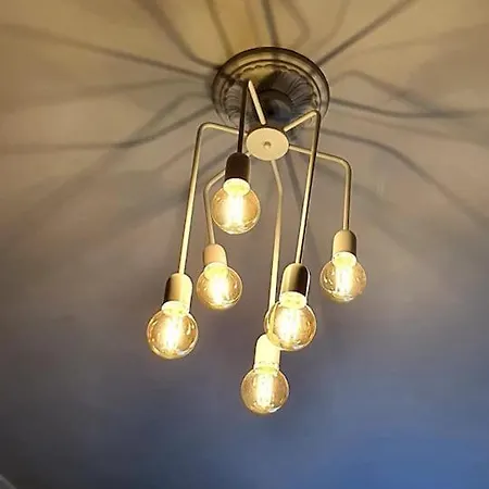 Charming House アパート